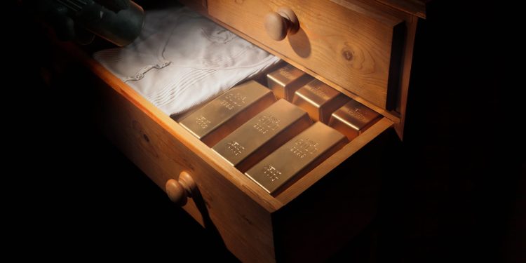 How to invest in gold amid the precious metal’s record run