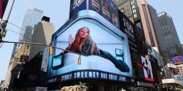 Stocks making the biggest moves after hours: AEO, CRM, AI, GTLB