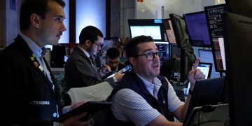 Morningstar PitchBook index tracks exposure to public and private assets