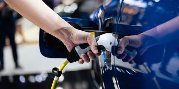 EV tax credit deadline — IRS delays pose a problem for car dealerships