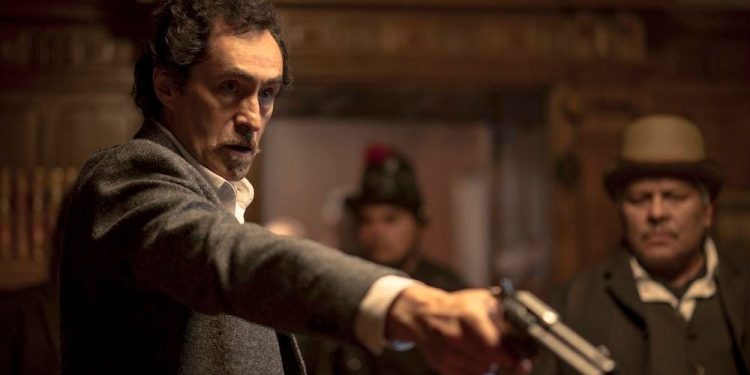 Demián Bichir Hunts Jack The Ripper In ‘El Dentista’​ Premiering On​ ViX