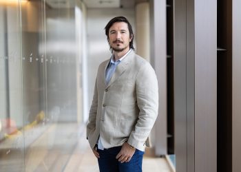 Robinhood embraces copy trading after warning competitors about regulatory risks