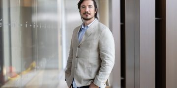 Robinhood embraces copy trading after warning competitors about regulatory risks