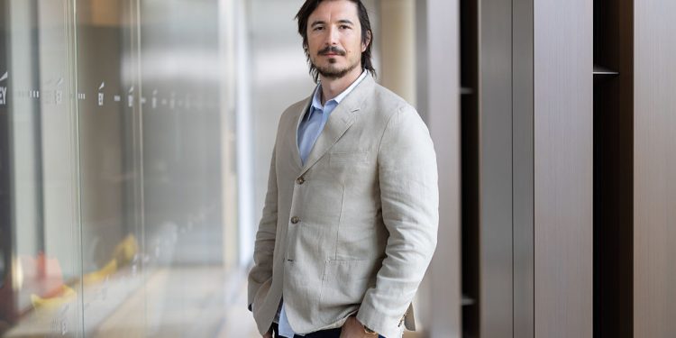 Robinhood embraces copy trading after warning competitors about regulatory risks