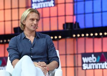 Revolut Secures UAE Nod for Payments Business, Eyes Regional Expansion