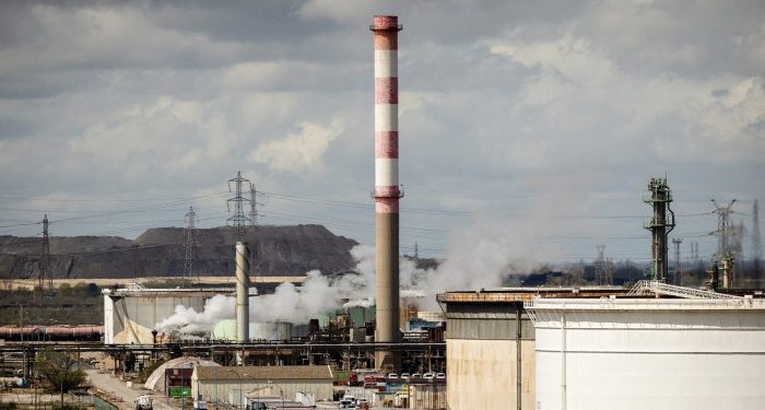 Business school teaching case study: Divestment or engagement?