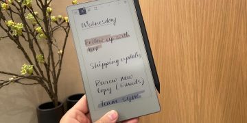 My favorite E Ink tablet just got an ultraportable successor – with upgrades in several ways
