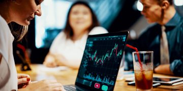 S&P 500 set-it-and-forget-it strategy due for a rethink: experts