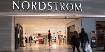 Department store perks rival some online retailers