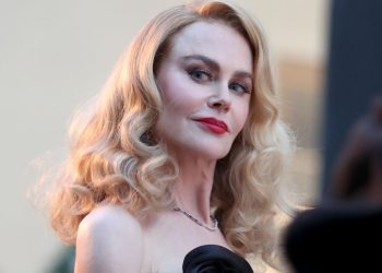 Kidman, Hamill, Garner, And Connelly Help Out