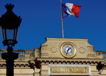 investingLive European markets wrap: Euro struggles as French political crisis deepens