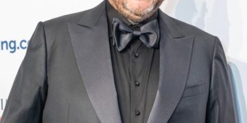 Salesforce CEO Marc Benioff Walks Back On His Support Of Trump’s National Guard Proposal For San Francisco: ‘I Sincerely Apologize’ – Salesforce (NYSE:CRM)