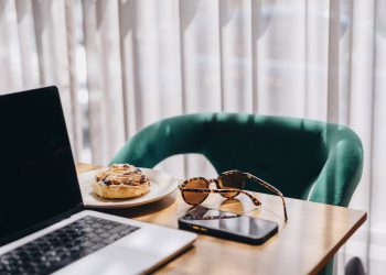 How I’ve Made $350,000 From AI-Built Apps