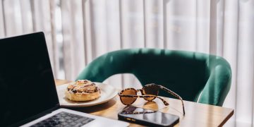 How I’ve Made $350,000 From AI-Built Apps