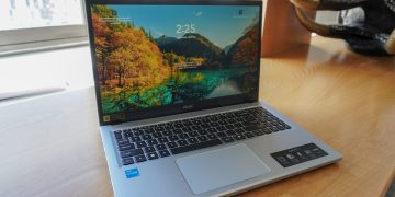 I found a cheap Windows laptop that I’d actually use for work travel – and it’s on sale