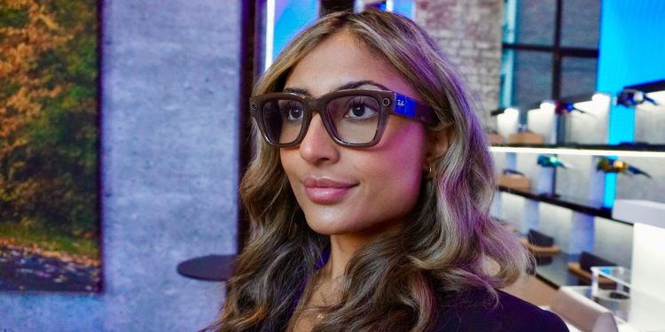 I tried the Meta Ray-Ban Display glasses, and this unreleased feature changes everything
