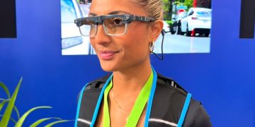 Your Amazon driver may start showing up with smart glasses on – why that’s a good thing