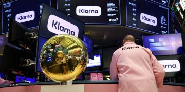 Stocks making the biggest moves midday: NET, KLAR, MSTR, ENR