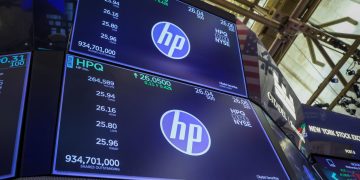 Stocks making the biggest moves after hours: HPQ, DELL, URBN