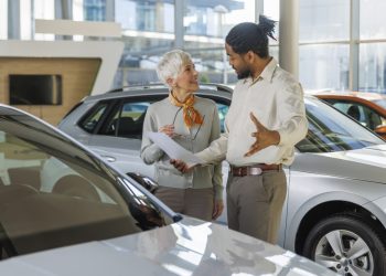 Black Friday car deals may be hard to find: analyst