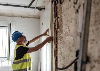 How to get paid after a homeowners insurance claim