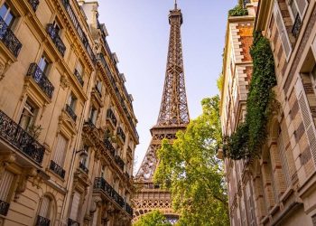 Bitcoin Sinks Double-Digit; Could Consumer Duty Pit FCA Against CFD Brokers?