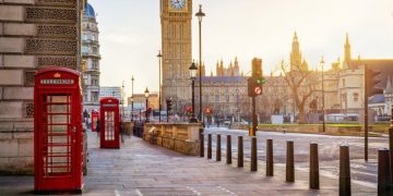 Crypto Holders Warned as UK Budget Confirms Platforms Will Track Gains