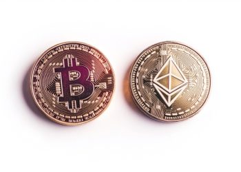 Crypto Market Holds $3.35T Despite $1.8B Weekly ETF Outflows and Extreme Fear