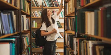 Student loan borrowers unaware of income-based plans, forgiveness options