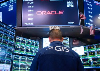 Stocks making the biggest moves midday: ORCL, JBL, PSKY, TPL