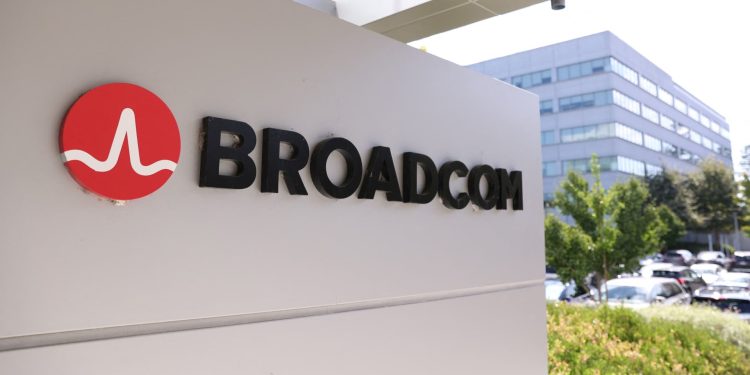 Stocks making the biggest moves premarket: AVGO, CFLT, CVNA