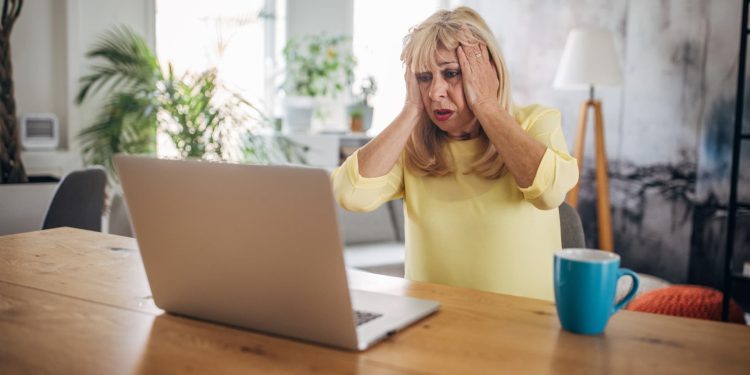 Financial fraud costs many older adults $100,000 or more: FTC