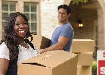 Most homebuyers don’t shop around for mortgages. Why that’s a bad idea