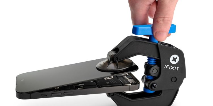 iFixit Put a Chatbot Repair Expert in an App