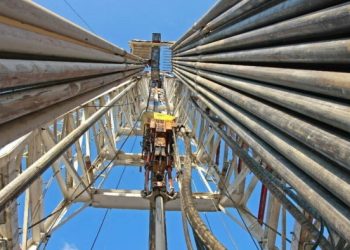 Hedge fund Mason Capital seeks to resolve legal dispute over US gas driller