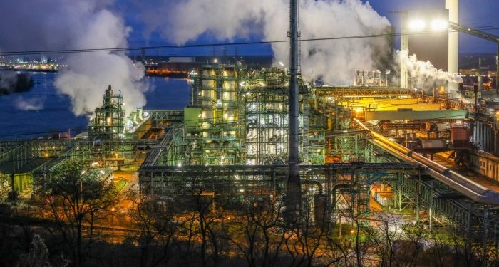 Thyssenkrupp agrees steel restructuring with union, paving way for potential sale