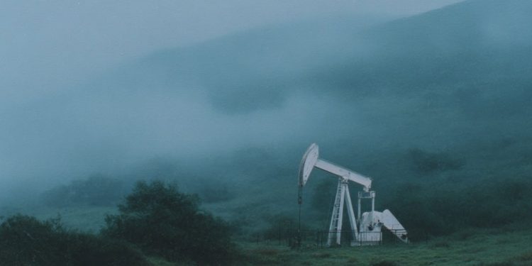 Baker Hughes oil rig count +6 to 413