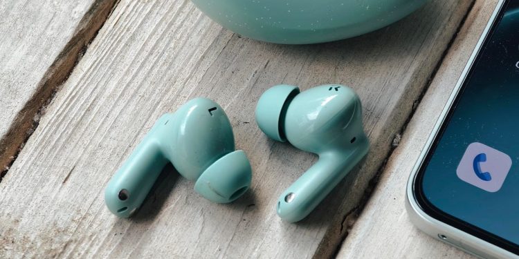 These OnePlus earbuds transported me from my noisy commute, but the price is more wild