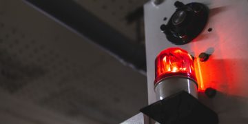 This Trusted Economist Just Issued a Warning for the Magnificent Seven