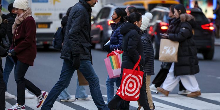 Consumer outlook improves despite job worries