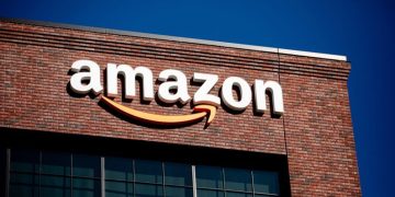 Amazon Reveals Layoff Plans By Mistake In Email To AWS Employees: Report – Amazon.com (NASDAQ:AMZN)