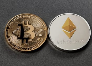 Bitcoin, Ethereum, XRP Hold Steady While Dogecoin Dips: Analyst Sees BTC Reclaiming $100,000 This Month If This Happens