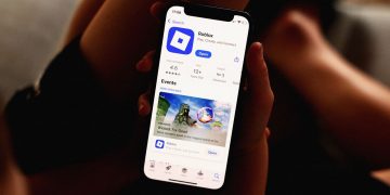 Roblox’s AI-Powered Age Verification Is a Complete Mess