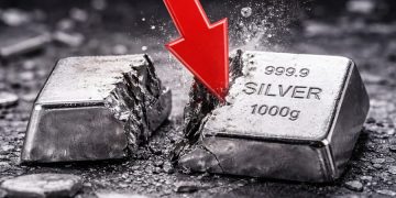 Why Silver Price Crashed 33% Today? Fed Chair, Reuters Panic And Algo Selloff