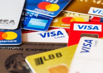 Elizabeth Warren Accuses CFPB Head Of Defying Trump’s Credit Card Affordability Push: Report – Bank of America (NYSE:BAC), Capital One Finl (NYSE:COF)