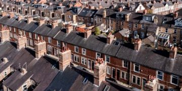 UK net mortgage approvals fell slightly in November