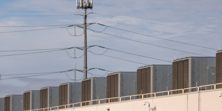 Trump and Mid-Atlantic governors want tech companies to pay for new power plants