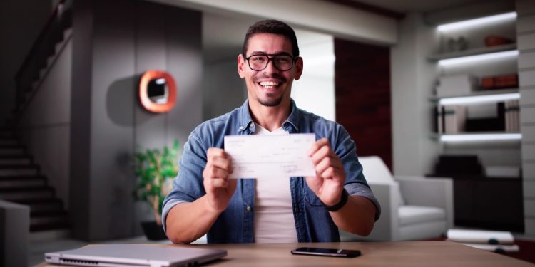 Average IRS tax refund is up 10.2%, based on early filing data