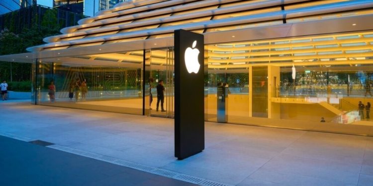 Musk On Apple’s Recruiting Tactics, Record iPhone Quarter, Tim Cook Successor And More: This Week In Appleverse – Apple (NASDAQ:AAPL), Qualcomm (NASDAQ:QCOM)