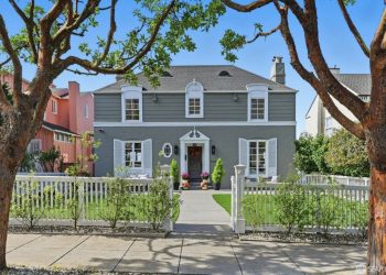 The Rarest Homes Have Enclosed Front And Back Yards